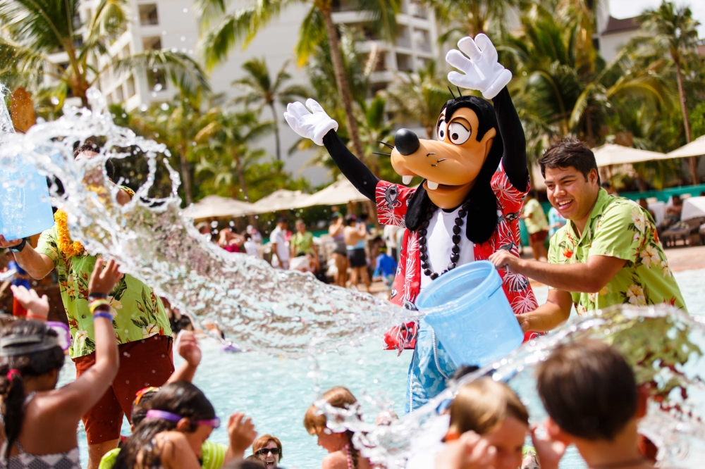 Disney Aulani Goofy Splash Party