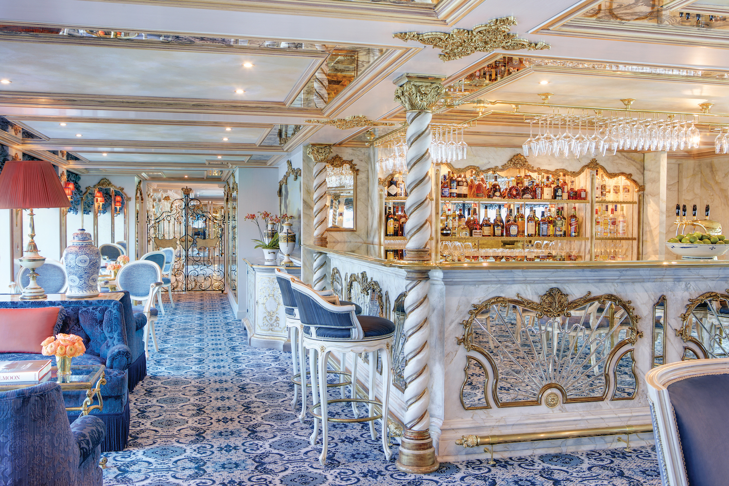 Uniworld SS Maria Theresa, Habsburg Lounge