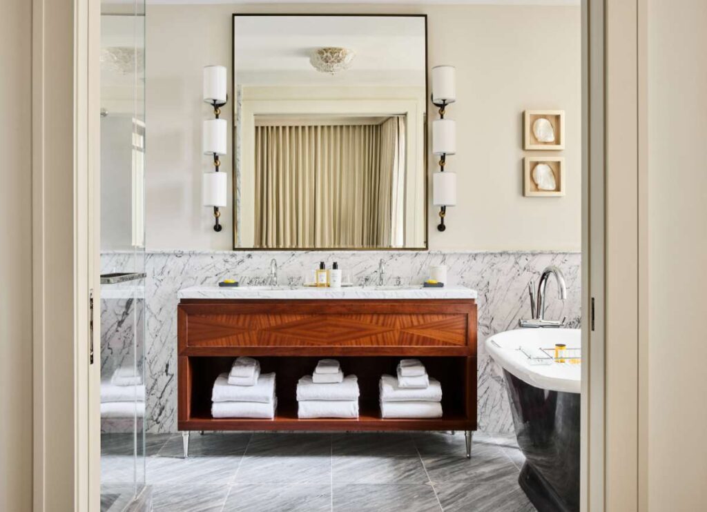 Wall Street Hotel - Carnegie Suite Bathroom