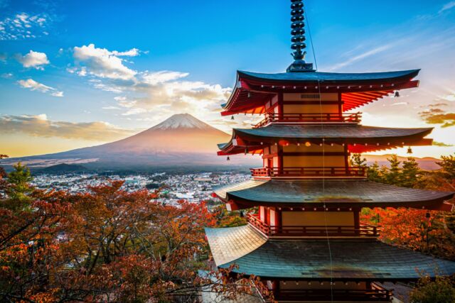 With more than 17 years of experience, @janesco_travel offers the ultimate ways to explore Japan. Immerse yourself in a world of cultural richness and exquisite landscapes, from bustling cities to tranquil retreats. 🌸🗾 

Article: www.luxurytravelmag.com.au/article/janesco-the-ultimate-ways-to-explore-japan/

#ExploreJapan #LuxuryTravel #traveljapan
